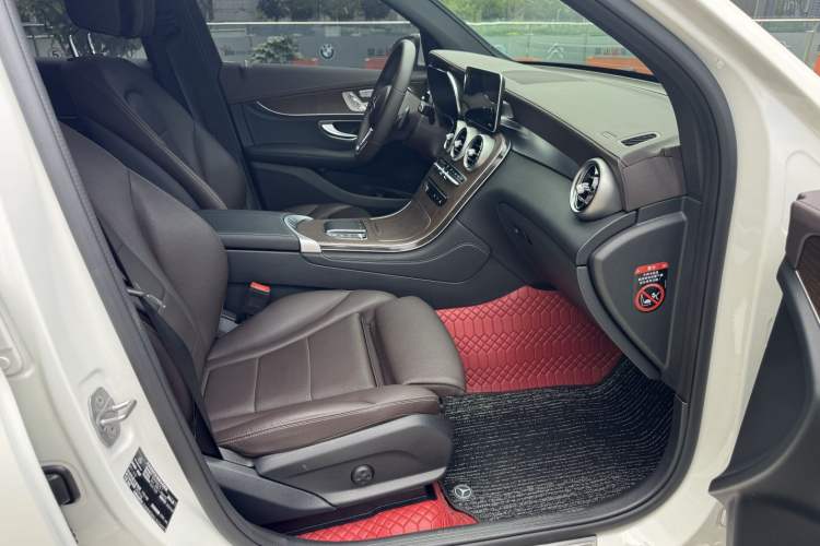 Used Mercedes-Benz GLC 2020 Facelift GLC 300 L 4MATIC Dynamic Edition Interior 11