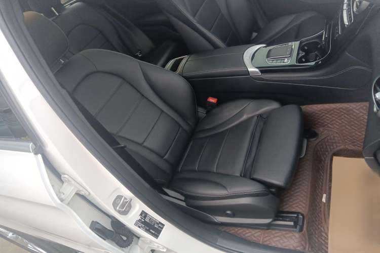 Used Mercedes-Benz GLC 2020 Facelifted GLC 260 L 4MATIC Dynamic Edition Interior 11