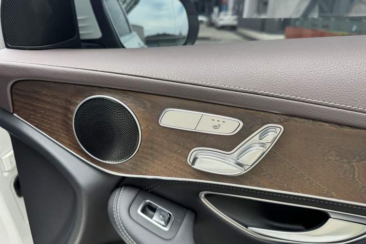 Used Mercedes-Benz GLC 2020 Facelift GLC 300 L 4MATIC Dynamic Edition Interior 12