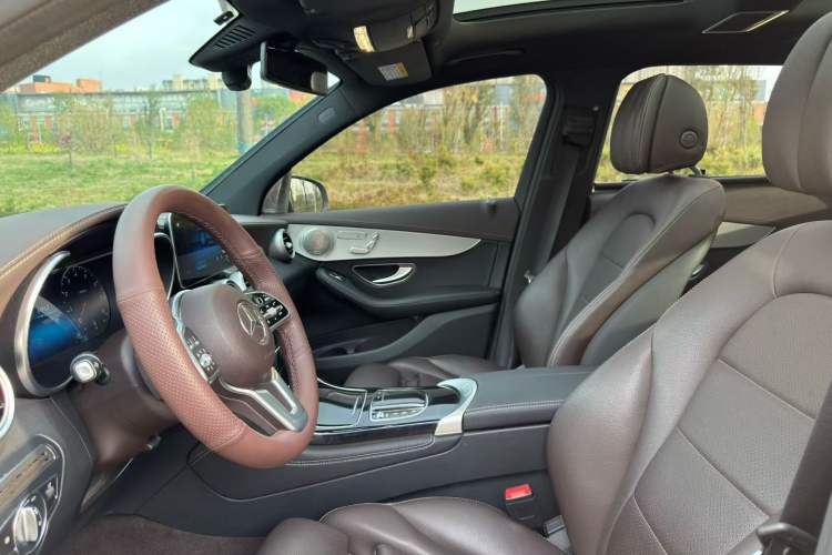 Used Mercedes-Benz GLC 2020 Facelifted GLC 260 L 4MATIC Dynamic Edition Interior 2