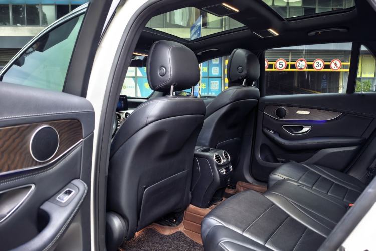 Used Mercedes-Benz GLC 2020 Facelift GLC 300 L 4MATIC Dynamic Edition Interior 2