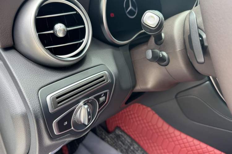 Used Mercedes-Benz GLC 2020 Facelift GLC 300 L 4MATIC Dynamic Edition Interior 2