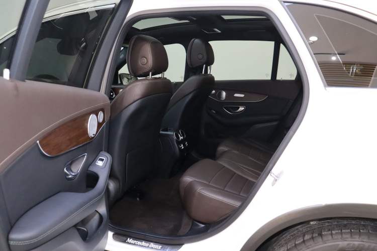 Used Mercedes-Benz GLC 2020 Facelifted GLC 300 L 4MATIC Luxury Edition Interior 2