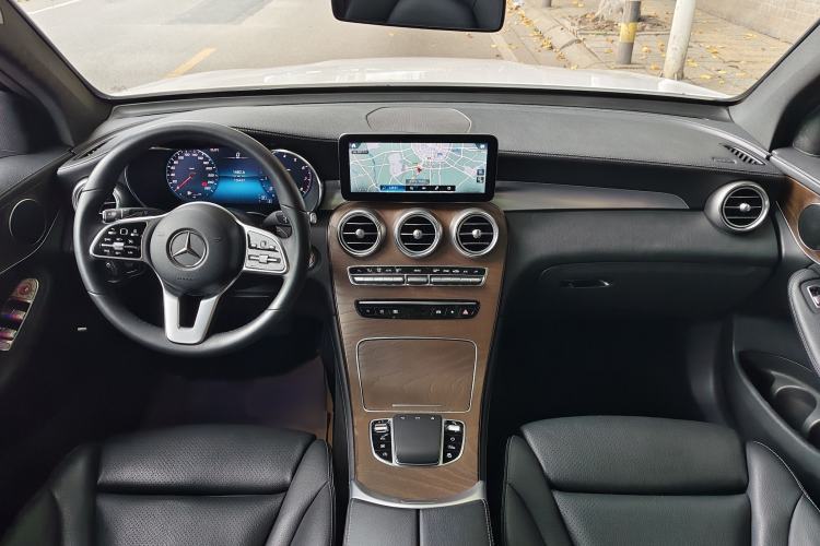 Used Mercedes-Benz GLC 2020 GLC 300 L 4MATIC Dynamic Edition Interior 2