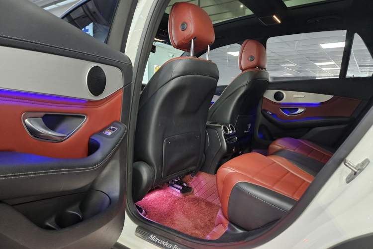 Used Mercedes-Benz GLC 2020 GLC 300 L 4MATIC Dynamic Edition Interior 2