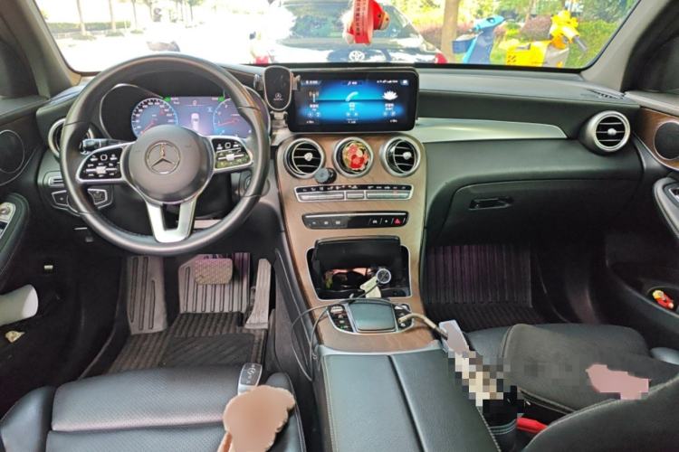 Used Mercedes-Benz GLC 2020 GLC 300 L 4MATIC Dynamic Edition Interior 2