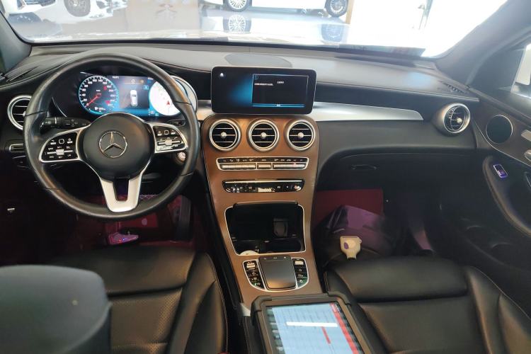 Used Mercedes-Benz GLC 2020 GLC 300 L 4MATIC Dynamic Edition Interior 2