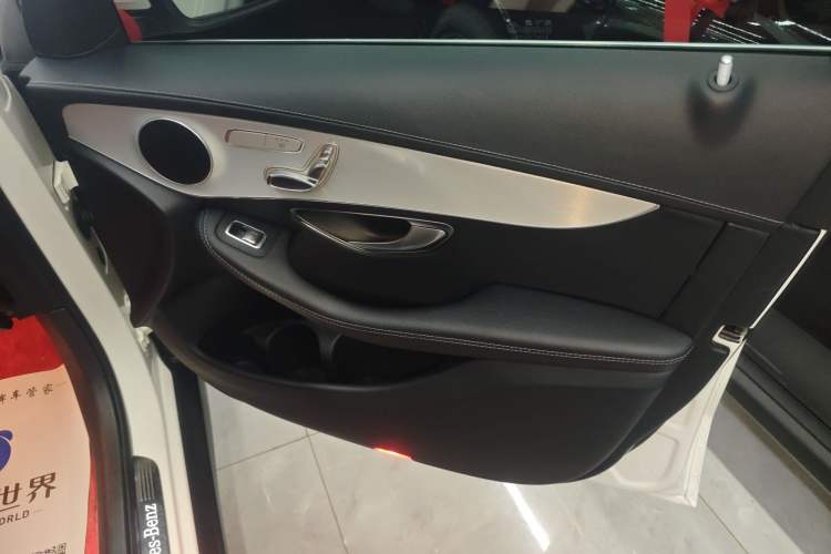 Used Mercedes-Benz GLC 2020 Facelifted GLC 260 L 4MATIC Dynamic Edition Interior 2