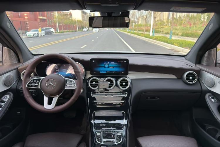 Used Mercedes-Benz GLC 2020 Facelifted GLC 260 L 4MATIC Dynamic Edition Interior 3