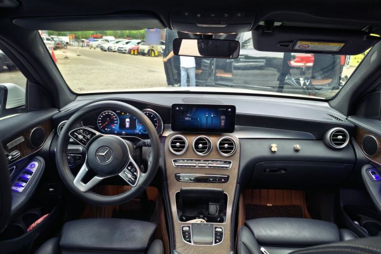 Used Mercedes-Benz GLC 2020 Facelift GLC 300 L 4MATIC Dynamic Edition Interior 3