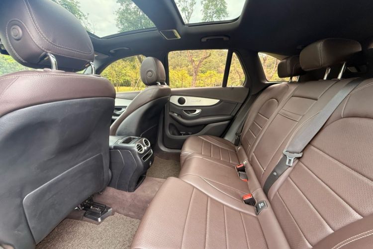 Used Mercedes-Benz GLC 2020 Facelifted GLC 260 L 4MATIC Dynamic Edition Interior 3