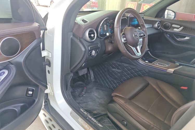 Used Mercedes-Benz GLC 2020 Facelift GLC 300 L 4MATIC Dynamic Edition Interior 3