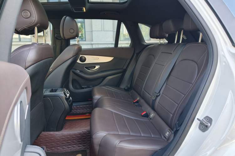 Used Mercedes-Benz GLC 2020 Facelifted GLC 260 L 4MATIC Dynamic Edition Interior 3