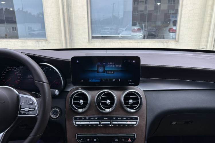 Used Mercedes-Benz GLC 2020 Facelift GLC 260 L 4MATIC Luxury Edition Interior 3