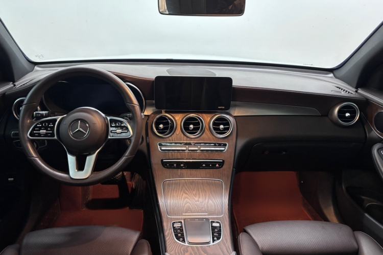 Used Mercedes-Benz GLC 2020 Facelift GLC 300 L 4MATIC Dynamic Edition Interior 3