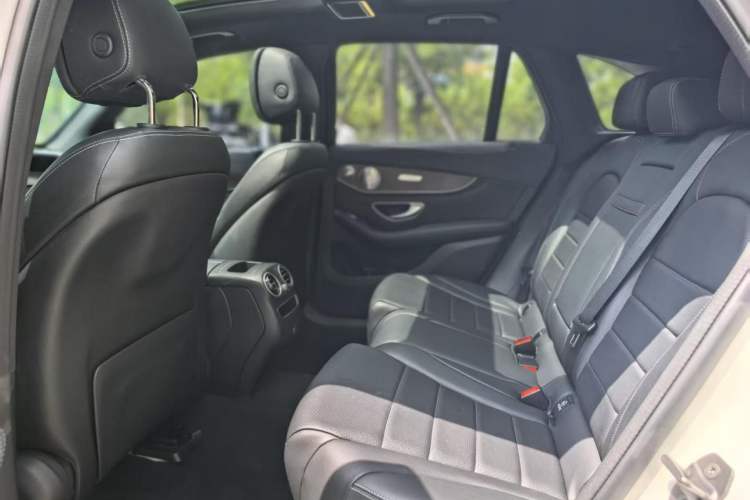 Used Mercedes-Benz GLC 2020 GLC 300 L 4MATIC Dynamic Edition Interior 3