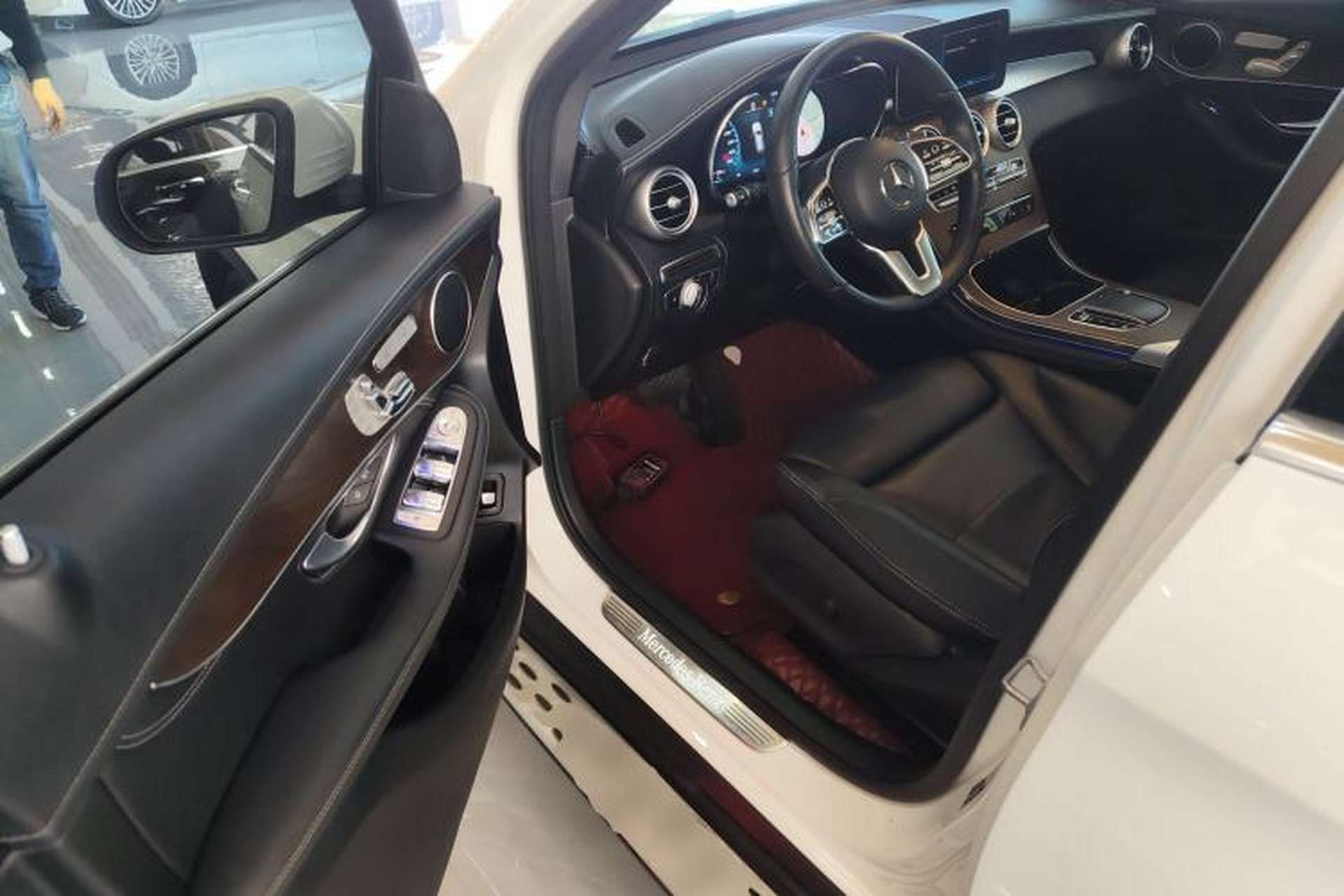 Used Mercedes-Benz GLC 2020 GLC 300 L 4MATIC Dynamic Edition Interior 3