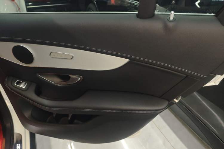 Used Mercedes-Benz GLC 2020 Facelifted GLC 260 L 4MATIC Dynamic Edition Interior 3