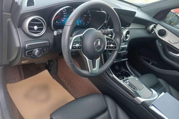 Used Mercedes-Benz GLC 2020 Facelifted GLC 260 L 4MATIC Dynamic Edition Interior 3