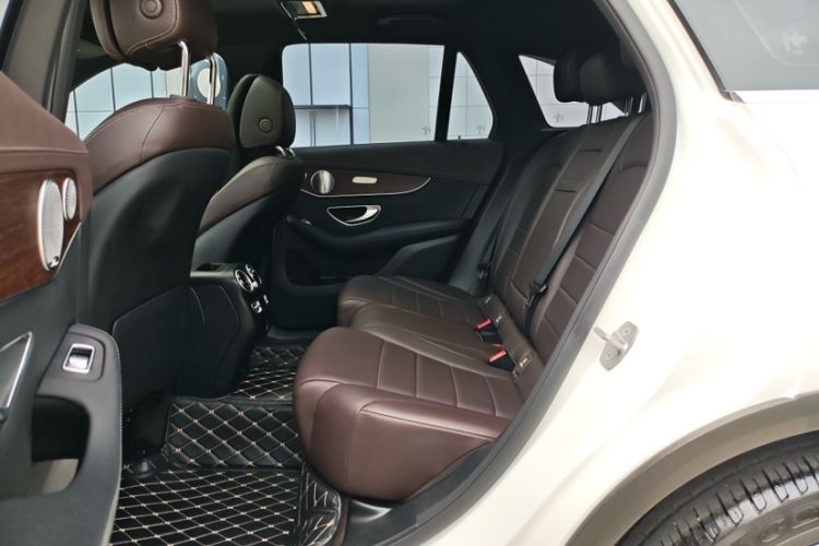 Used Mercedes-Benz GLC 2020 Facelifted GLC 300 L 4MATIC Luxury Edition Interior 3
