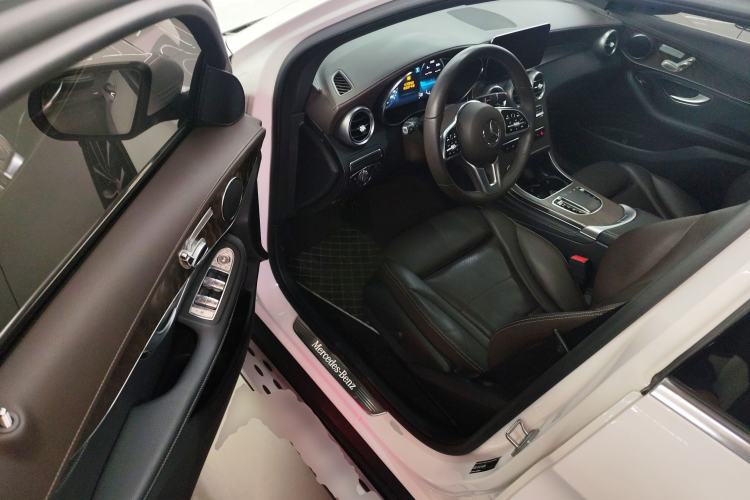 Used Mercedes-Benz GLC 2020 Facelift GLC 260 L 4MATIC Luxury Edition Interior 3