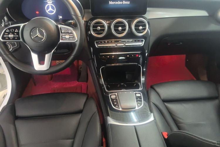 Used Mercedes-Benz GLC 2020 Facelifted GLC 260 L 4MATIC Dynamic Edition Interior 3