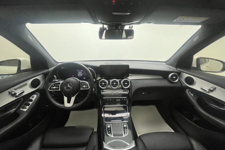 Used Mercedes-Benz GLC 2020 Facelifted GLC 260 L 4MATIC Dynamic Edition Interior 3