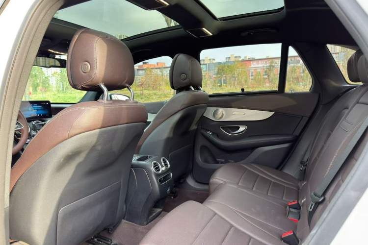 Used Mercedes-Benz GLC 2020 Facelifted GLC 260 L 4MATIC Dynamic Edition Interior 4