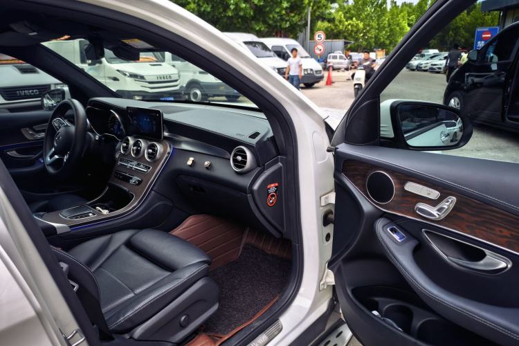 Used Mercedes-Benz GLC 2020 Facelift GLC 300 L 4MATIC Dynamic Edition Interior 4