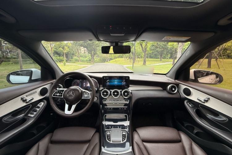 Used Mercedes-Benz GLC 2020 Facelifted GLC 260 L 4MATIC Dynamic Edition Interior 4