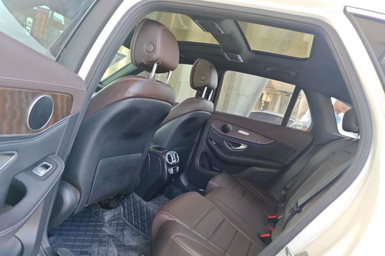 Used Mercedes-Benz GLC 2020 Facelift GLC 300 L 4MATIC Dynamic Edition Interior 4