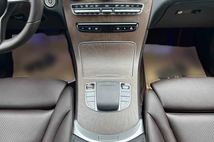 Used Mercedes-Benz GLC 2020 Facelift GLC 260 L 4MATIC Luxury Edition Interior 4