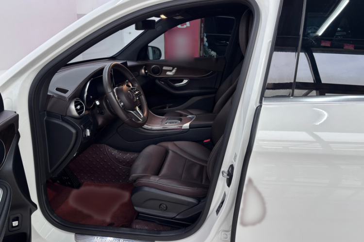 Used Mercedes-Benz GLC 2020 Facelift GLC 300 L 4MATIC Dynamic Edition Interior 4