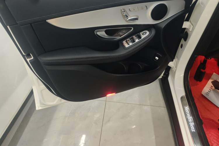 Used Mercedes-Benz GLC 2020 Facelifted GLC 260 L 4MATIC Dynamic Edition Interior 4