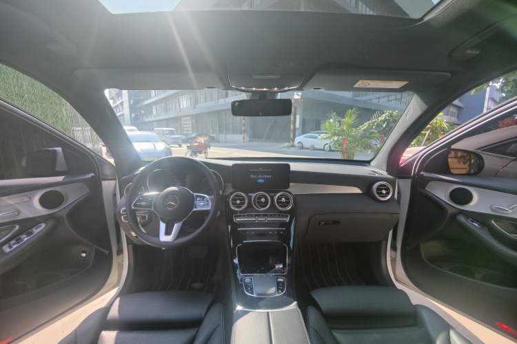 Used Mercedes-Benz GLC 2020 GLC 260 L 4MATIC Dynamic Model Interior 4