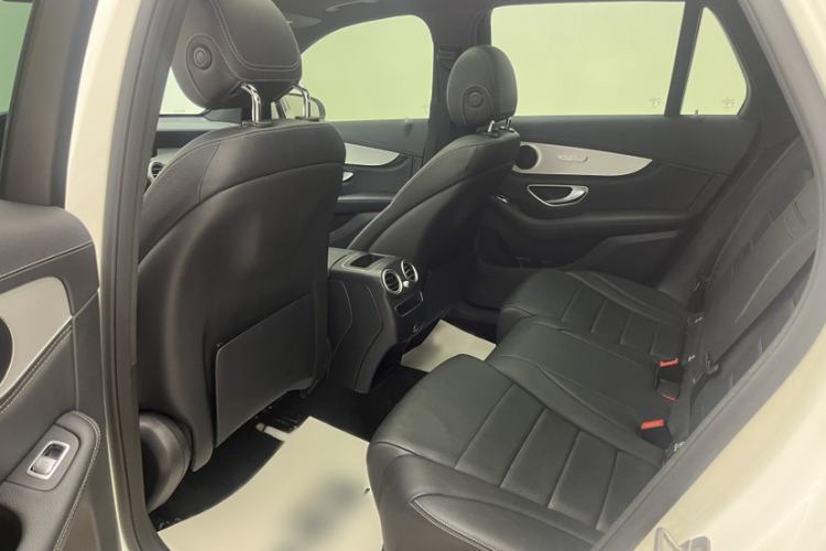 Used Mercedes-Benz GLC 2020 Facelifted GLC 260 L 4MATIC Dynamic Edition Interior 4