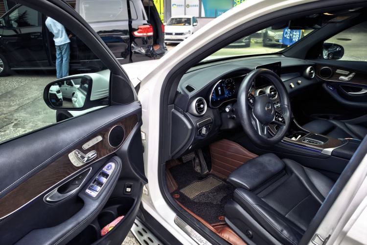 Used Mercedes-Benz GLC 2020 Facelift GLC 300 L 4MATIC Dynamic Edition Interior 5