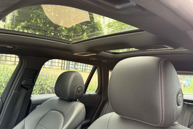 Used Mercedes-Benz GLC 2020 GLC 260 L 4MATIC Dynamic Model Interior 5