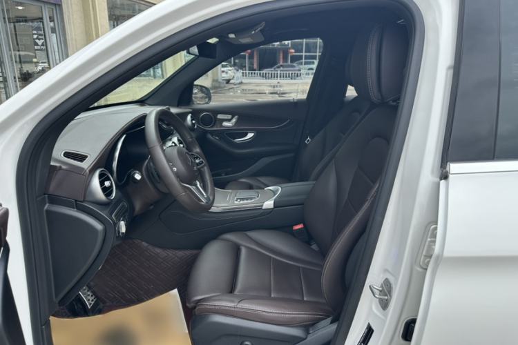 Used Mercedes-Benz GLC 2020 Facelift GLC 260 L 4MATIC Luxury Edition Interior 5