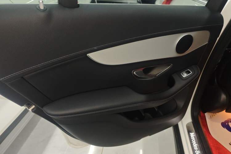 Used Mercedes-Benz GLC 2020 Facelifted GLC 260 L 4MATIC Dynamic Edition Interior 5