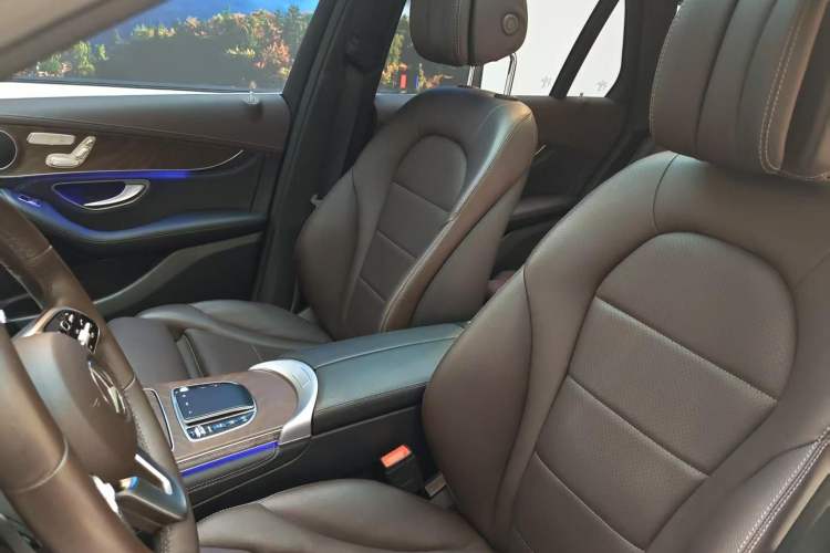 Used Mercedes-Benz GLC 2020 GLC 260 L 4MATIC Luxury Model Interior 5