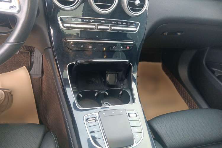 Used Mercedes-Benz GLC 2020 Facelifted GLC 260 L 4MATIC Dynamic Edition Interior 5