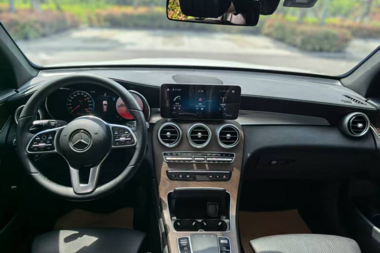 Used Mercedes-Benz GLC 2020 GLC 300 L 4MATIC Dynamic Edition Interior 6