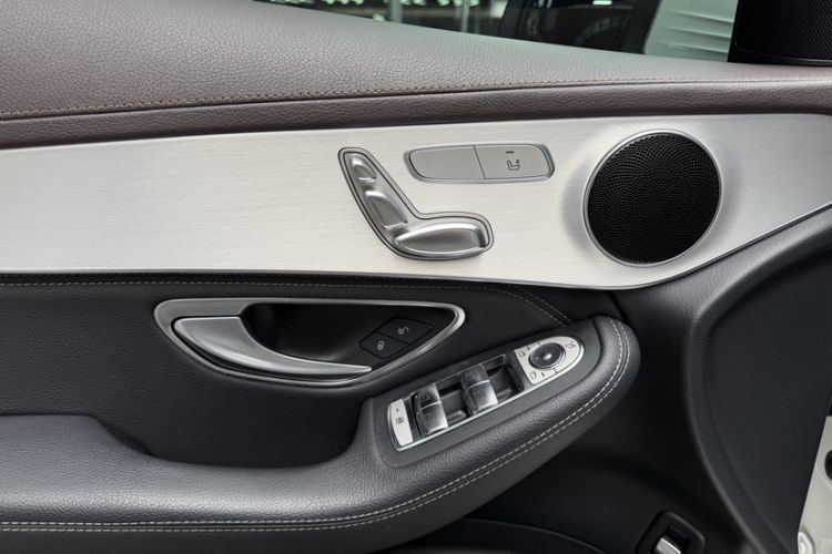Used Mercedes-Benz GLC 2020 Facelifted GLC 260 L 4MATIC Dynamic Edition Interior 6