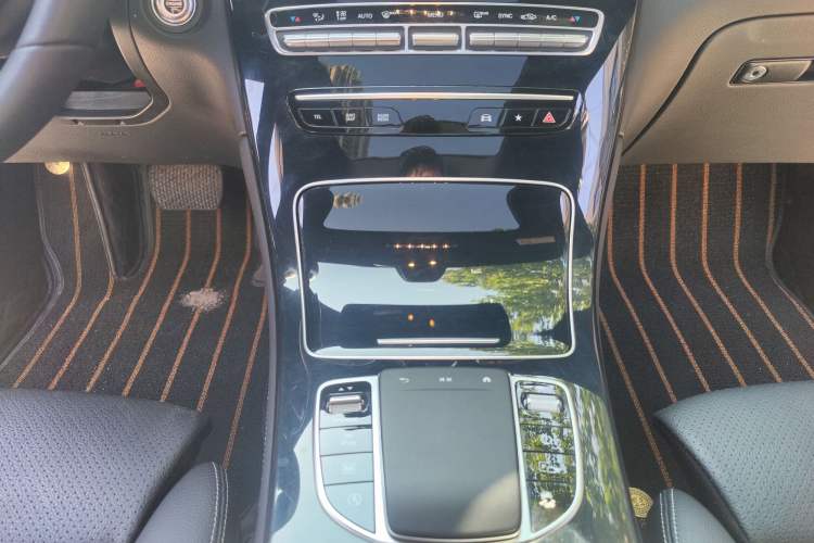 Used Mercedes-Benz GLC 2020 GLC 260 L 4MATIC Dynamic Model Interior 6