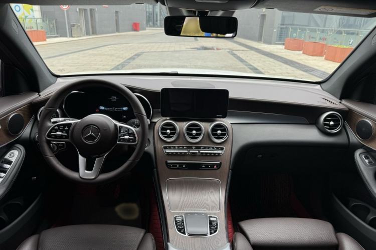Used Mercedes-Benz GLC 2020 Facelift GLC 300 L 4MATIC Dynamic Edition Interior 7