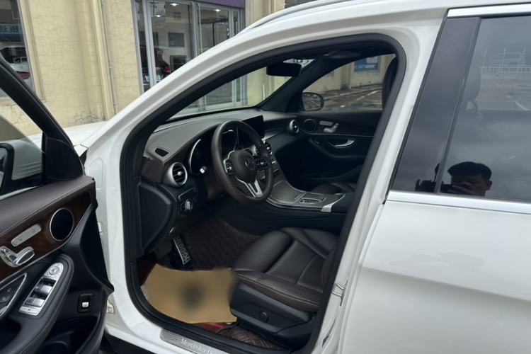 Used Mercedes-Benz GLC 2020 Facelift GLC 260 L 4MATIC Luxury Edition Interior 7