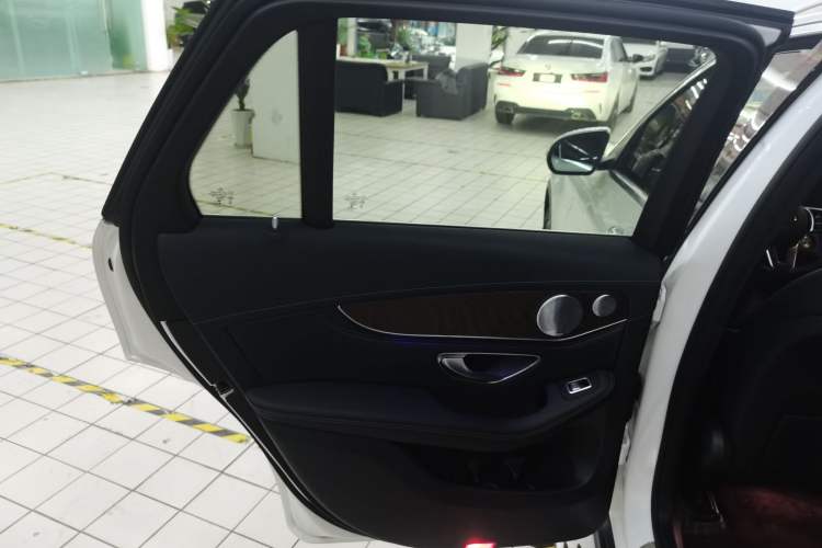 Used Mercedes-Benz GLC 2020 GLC 300 L 4MATIC Dynamic Edition Interior 8