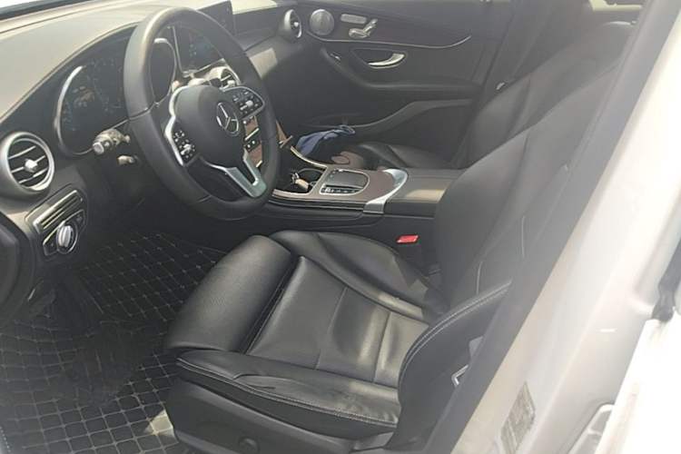 Used Mercedes-Benz GLC 2020 Facelift GLC 260 L 4MATIC Luxury Edition Left Front Seat
