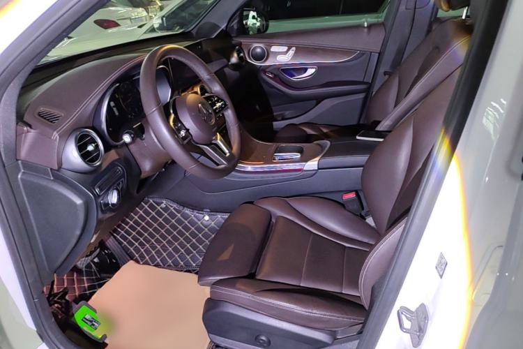 Used Mercedes-Benz GLC 2020 Facelift GLC 260 L 4MATIC Luxury Edition Left Front Seat